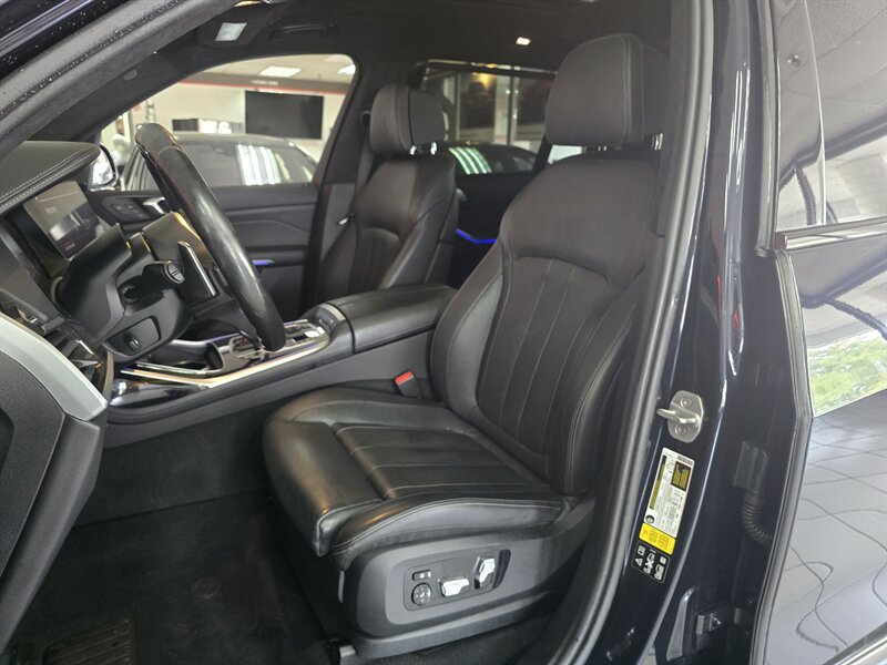 Used 2020 BMW X7 M50i w/ Executive Package AWD/4WD image 9