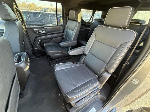Used 2021 Chevrolet Suburban Premier image 23