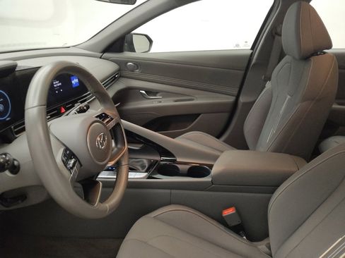 Used 2023 Hyundai Elantra SEL w/ Convenience Package FWD image 17