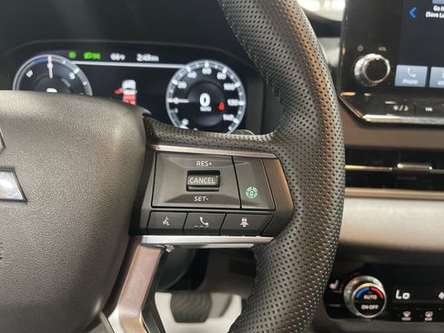 Used 2023 Mitsubishi Outlander SE image 18