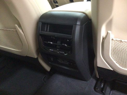 Used 2025 Jeep Grand Cherokee Limited AWD/4WD image 26