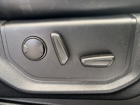 Used 2020 Ford F150 Lariat RWD image 16