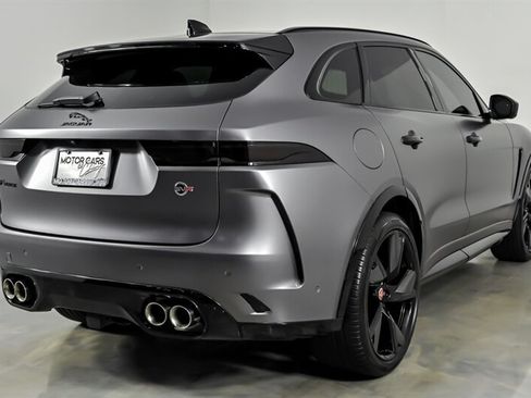Used 2023 Jaguar F-PACE SVR AWD/4WD image 10