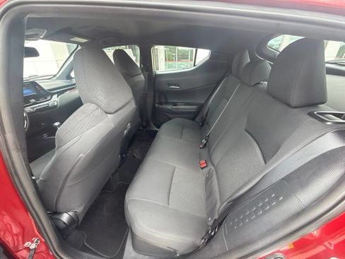 Used 2018 Toyota C-HR XLE FWD image 10