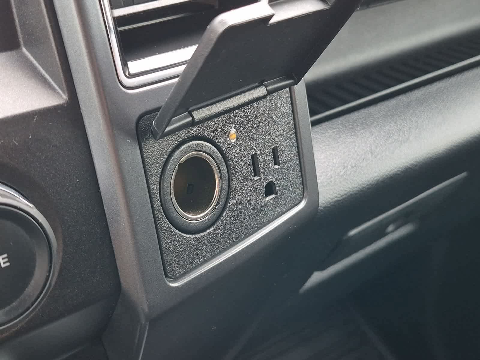 Used 2019 Ford F150 XLT w/ Equipment Group 302A Luxury AWD/4WD image 30