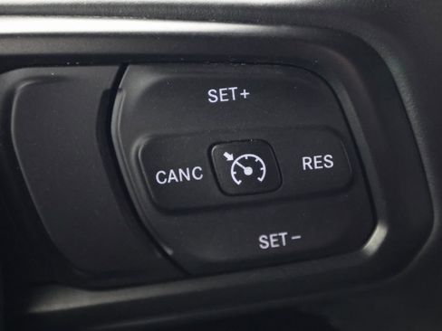 Used 2022 Jeep Gladiator Sport image 23