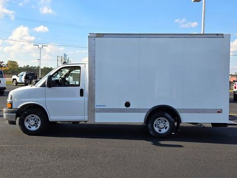 New 2024 Chevrolet Express 3500 w/ Power Convenience Package RWD image 6
