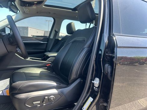 Used 2022 Jeep Grand Cherokee L Limited AWD/4WD image 5