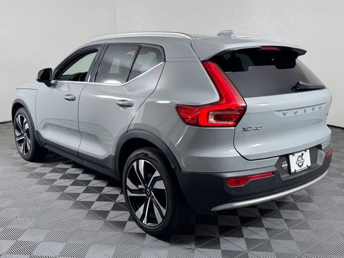 Certified 2024 Volvo XC40 B5 Plus w/ Climate Package AWD/4WD image 11
