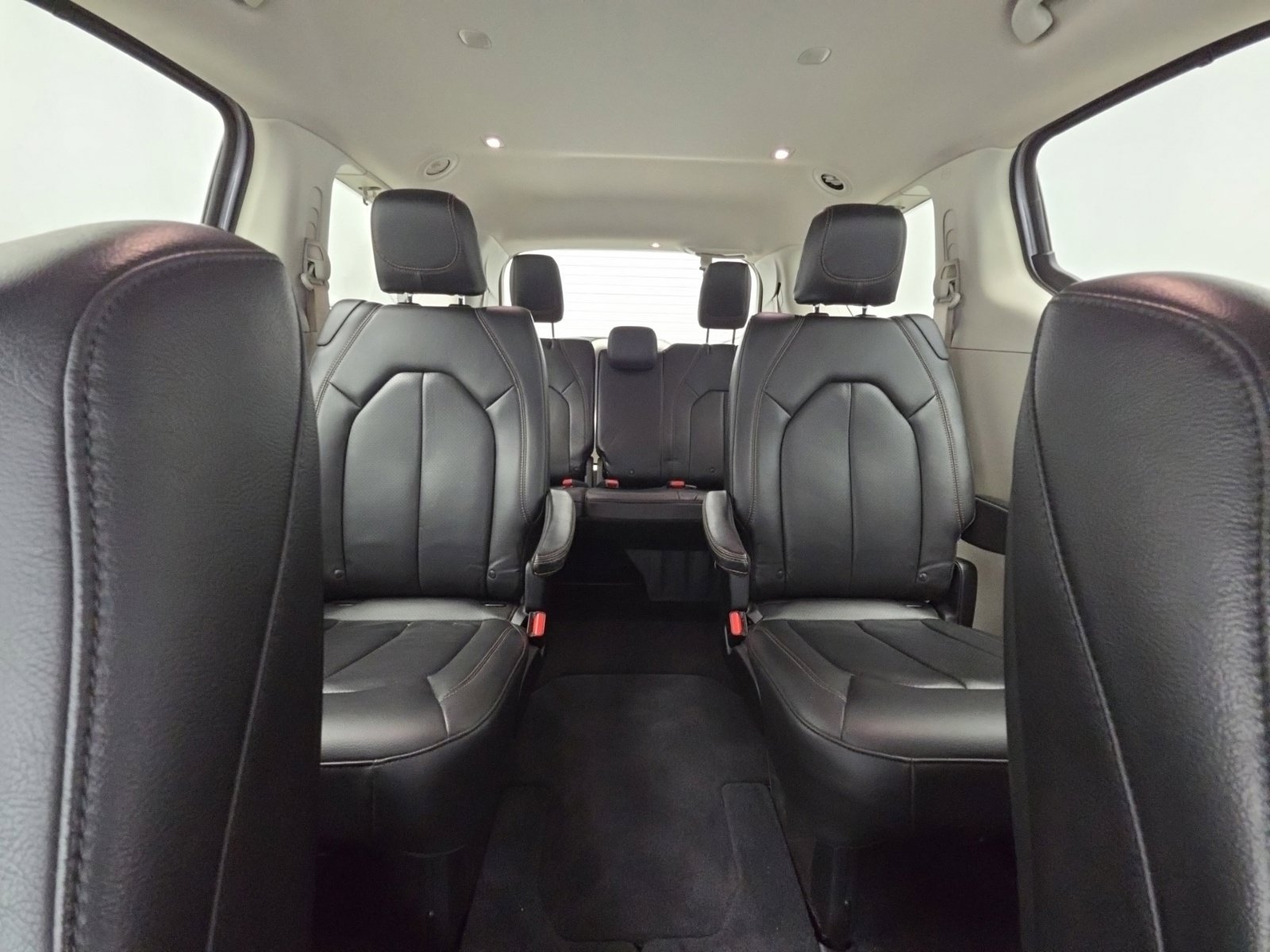 Certified 2020 Chrysler Pacifica Touring-L Plus FWD image 32