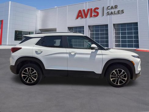 Used 2025 Chevrolet TrailBlazer LT AWD/4WD image 7