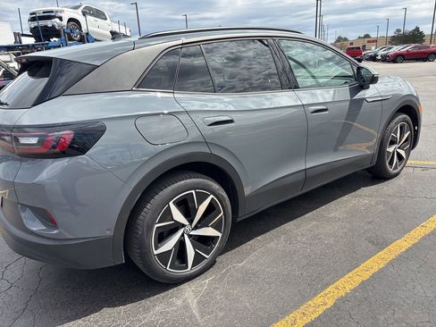 Used 2023 Volkswagen ID.4 Pro S AWD/4WD image 5