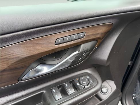 Used 2018 GMC Terrain Denali w/ Advanced Safety Package image 20