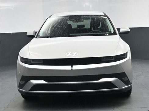 New 2026 Hyundai Ioniq 5 SE image 11