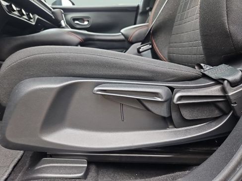 Certified 2025 Honda HR-V Sport image 24