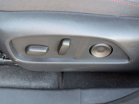 Used 2026 Chevrolet Equinox RS w/ Convenience Package III image 13