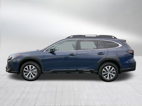 Certified 2025 Subaru Outback Premium image 4