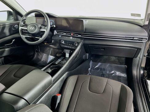 Certified 2025 Hyundai Elantra SEL w/ Cargo Package image 30