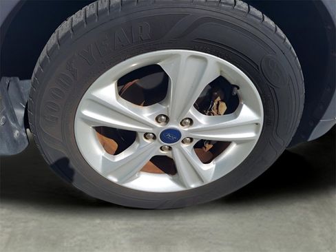 Used 2015 Ford Escape S image 12