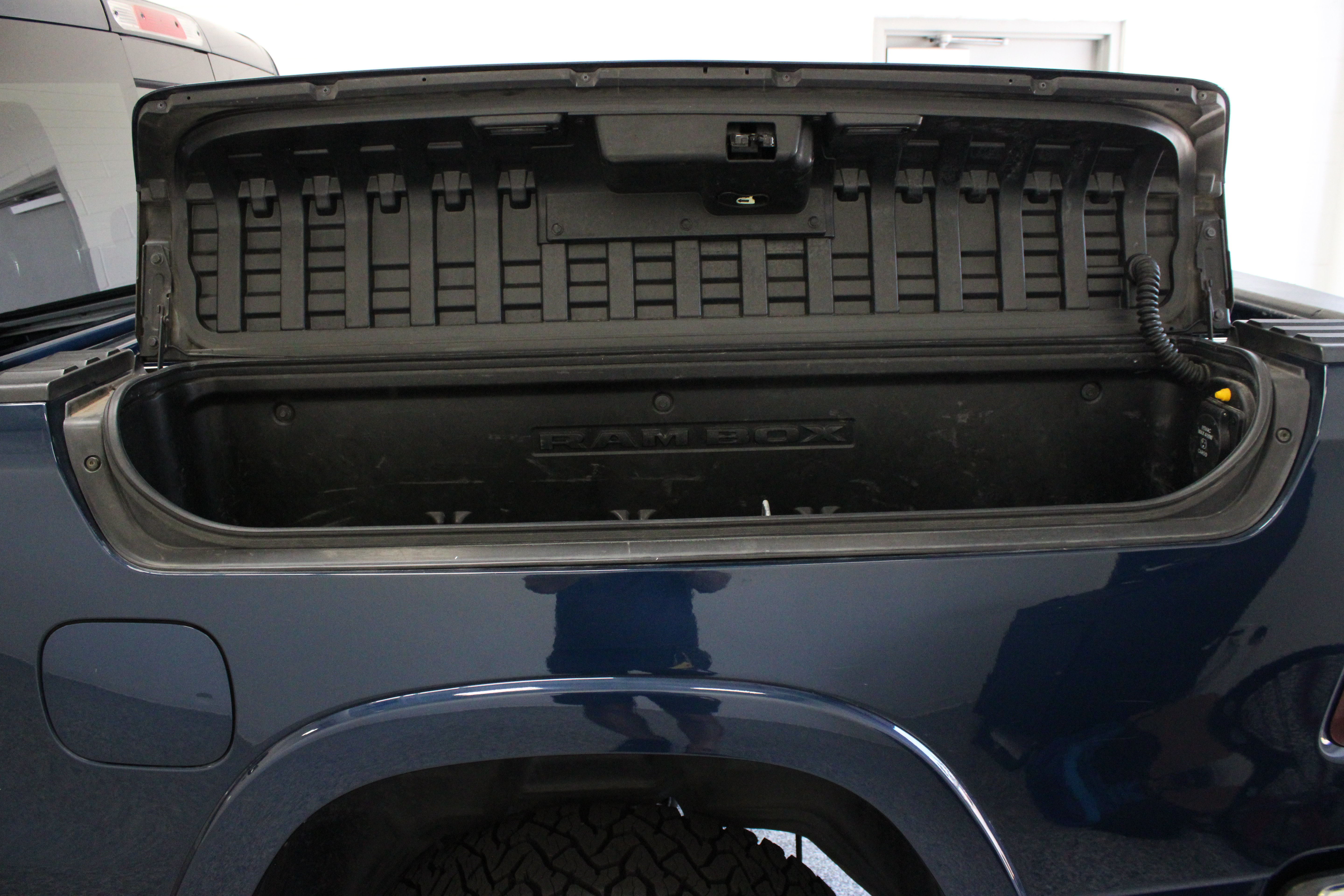 Used 2022 RAM 1500 Laramie AWD/4WD image 11
