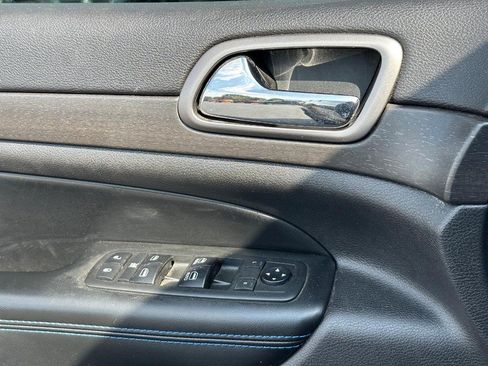 Used 2018 Jeep Grand Cherokee Laredo AWD/4WD image 27