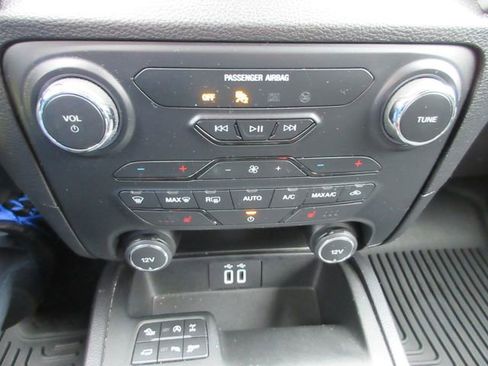 Used 2019 Ford Ranger XLT w/ Equipment Group 302A Luxury AWD/4WD image 18