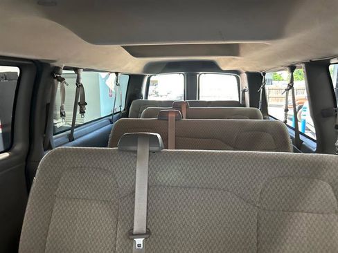 Used 2017 Chevrolet Express 3500 LT w/ LT Preferred Equipment Group RWD image 18