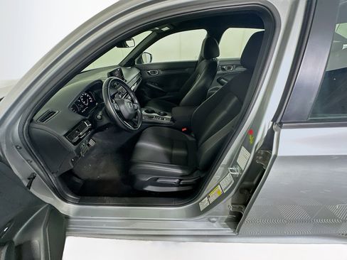 Used 2025 Honda Civic Sport image 13