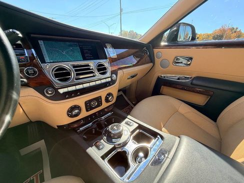 Used 2014 Rolls-Royce Ghost image 26