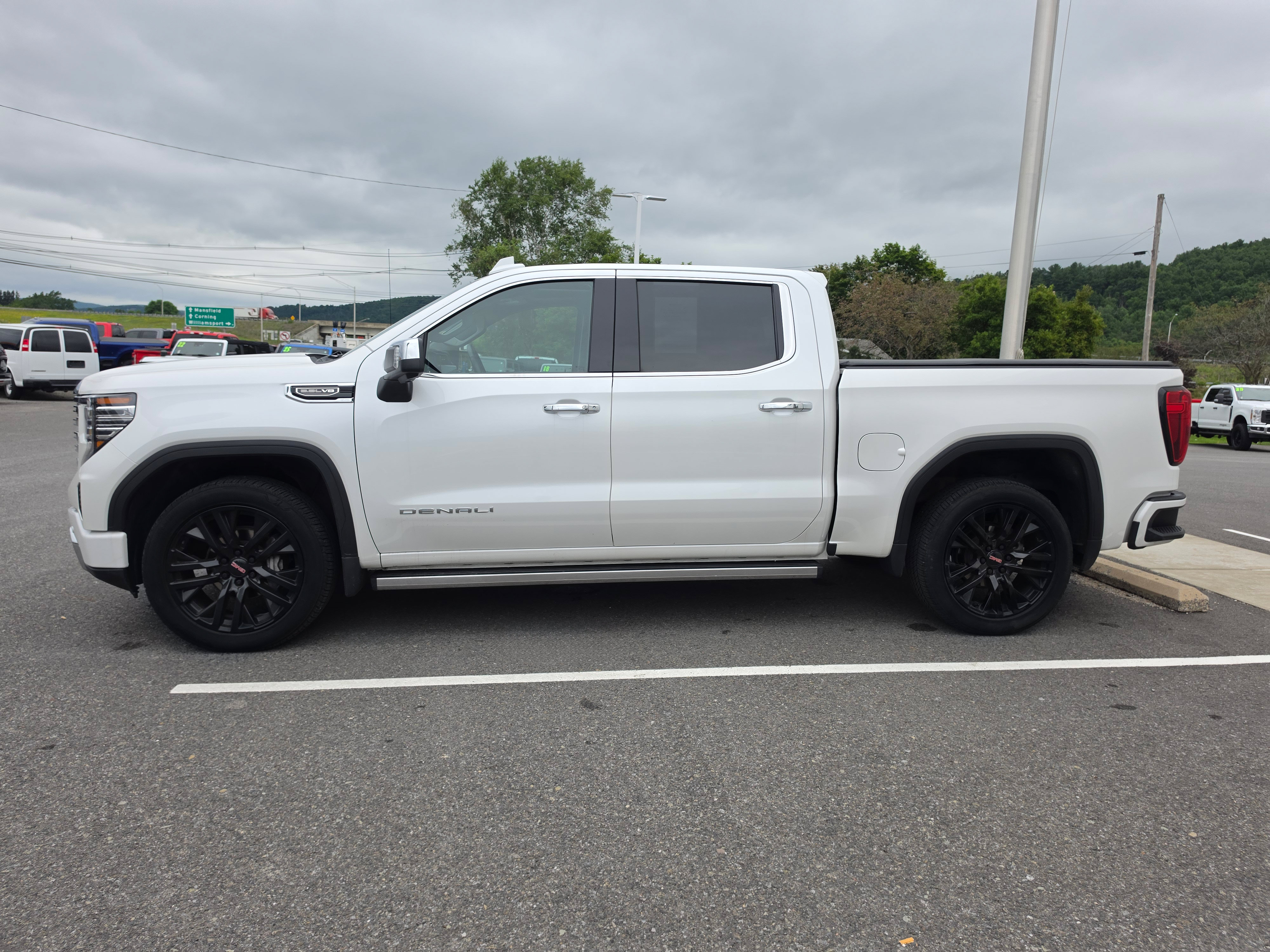 Used 2024 GMC Sierra 1500 Denali AWD/4WD image 7