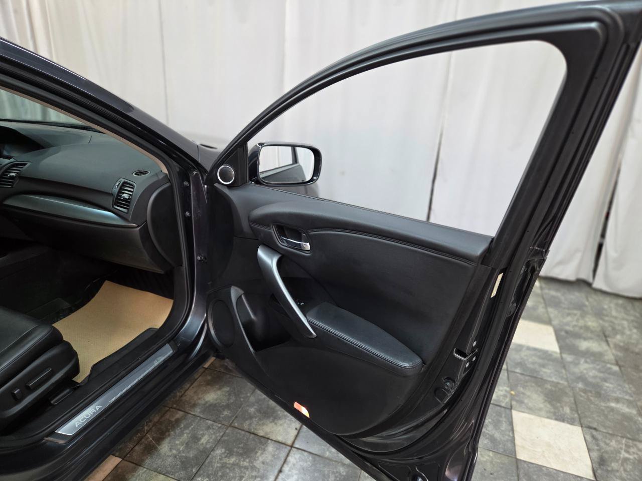 Used 2015 Acura RDX w/ Technology Package AWD/4WD image 10