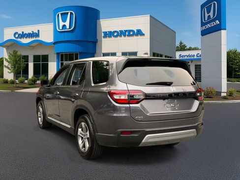 Used 2025 Honda Pilot EX-L image 4