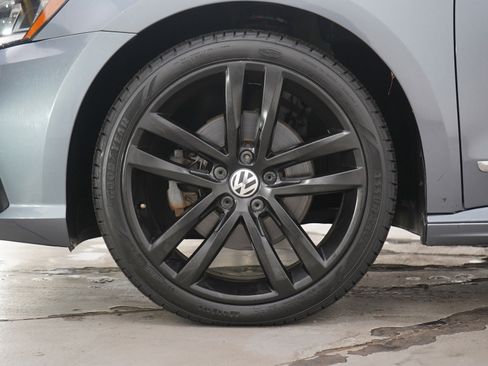 Used 2017 Volkswagen Passat 1.8T R-Line image 26