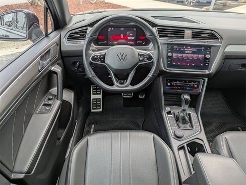 Used 2023 Volkswagen Tiguan SE R-Line image 20