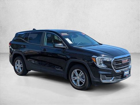 Used 2024 GMC Terrain SLE AWD/4WD image 3