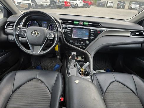 Used 2020 Toyota Camry SE FWD image 5