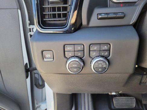 Used 2024 GMC Sierra 2500 AT4 w/ Technology Package image 20