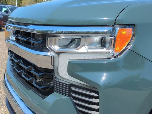Used 2025 Chevrolet Silverado 1500 LT AWD/4WD image 9