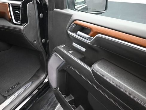 Used 2023 GMC Sierra 1500 Denali w/ Technology Package AWD/4WD image 23