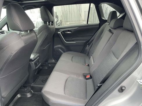 Used 2023 Toyota RAV4 SE image 11