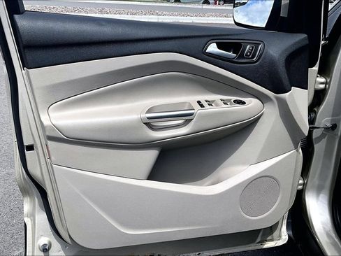 Used 2017 Ford Escape SE FWD image 22
