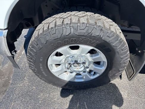 Used 2023 Ford F250 XLT image 31