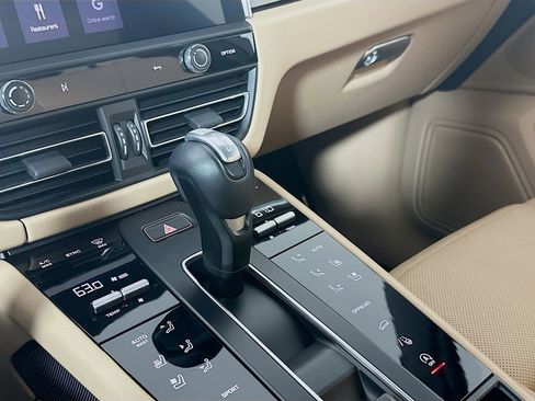 Certified 2023 Porsche Macan image 19