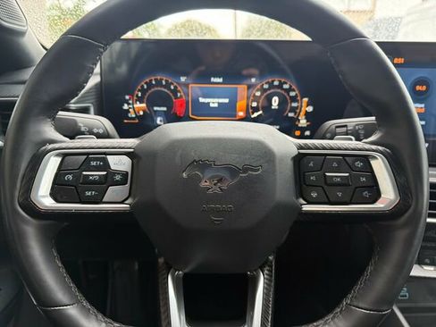 Used 2025 Ford Mustang GT Premium RWD image 26