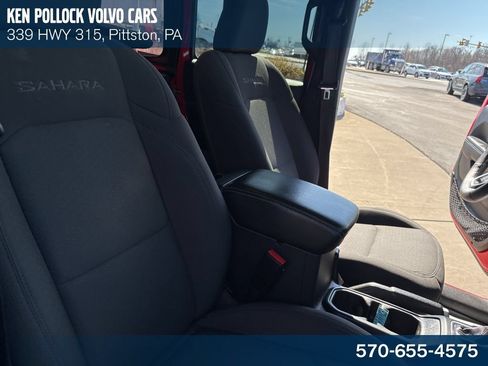 Used 2022 Jeep Wrangler Unlimited Sahara w/ Cold Weather Group AWD/4WD image 33