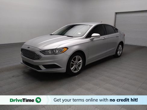 Used 2018 Ford Fusion SE image 1