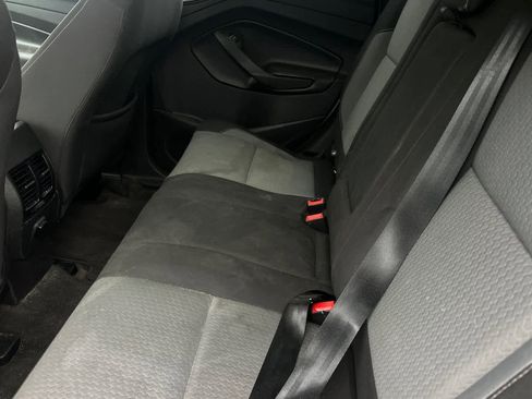 Used 2019 Ford Escape SE image 4