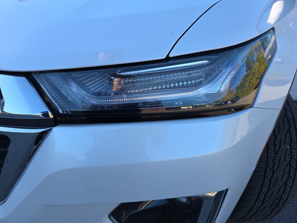 Used 2023 Chevrolet Traverse LT w/ LT Premium Package AWD/4WD image 36