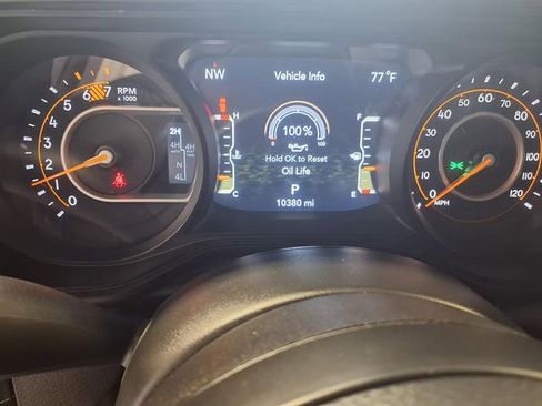 Used 2025 Jeep Wrangler Unlimited Rubicon AWD/4WD image 16