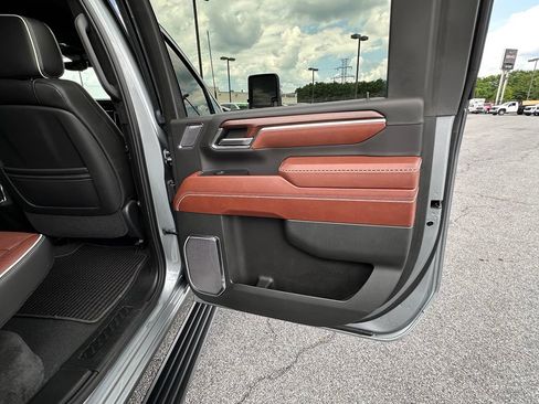 Certified 2024 GMC Sierra 2500 Denali Ultimate w/ Snow Plow Prep/Camper Package AWD/4WD image 19